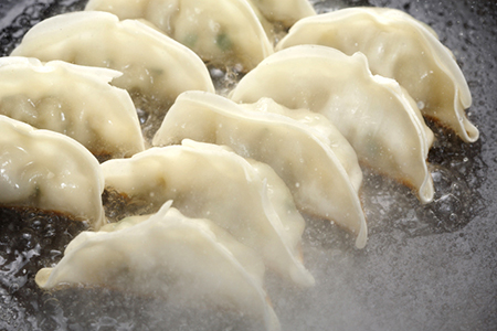 Gyoza Dumplings (1 Serving: 6 Pieces) 250 yen